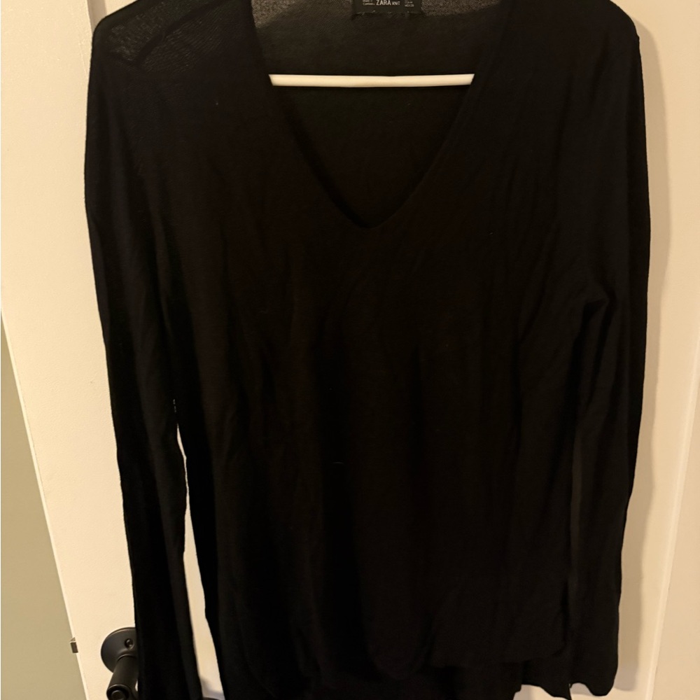 Zara Black Long Sleeve V-Neck Top